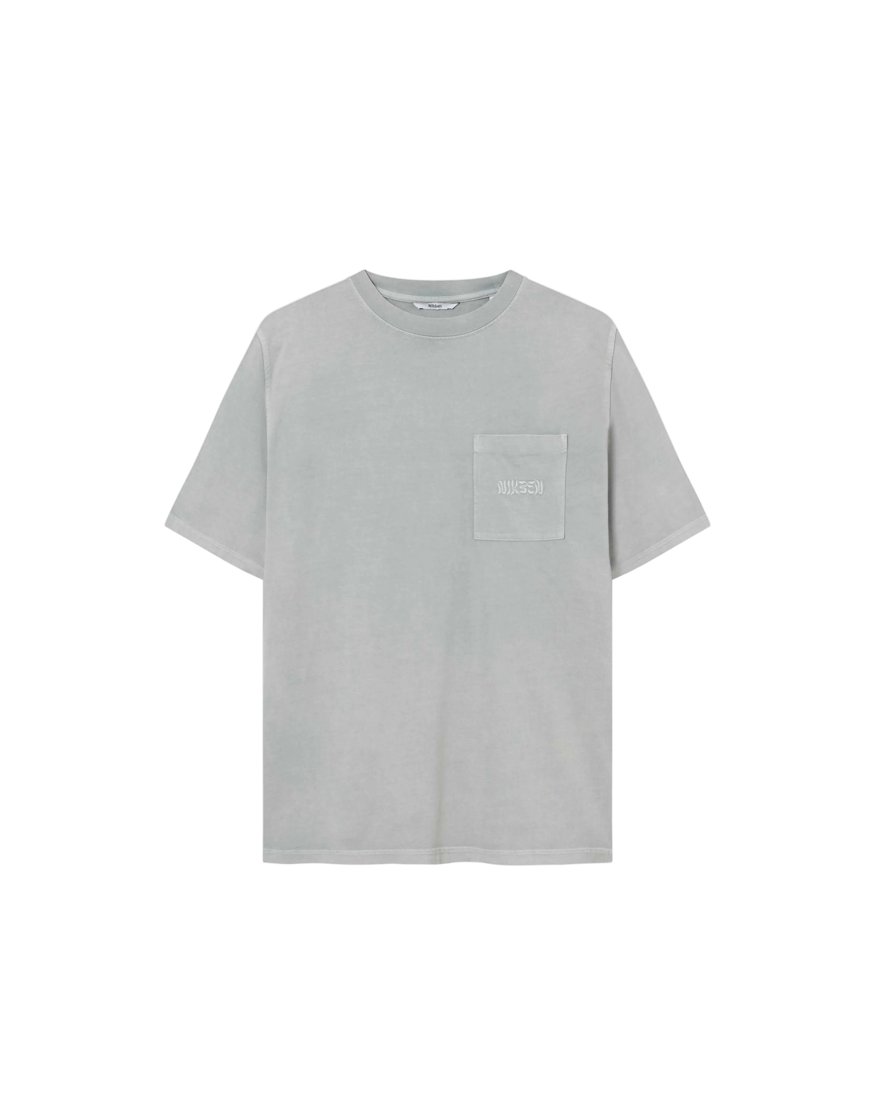 Washed grey t-shirt with breast pocket and embroidered logo.