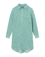 Grey-green kaftan in terry toweling fabric. With half button closure and one chest pocket
